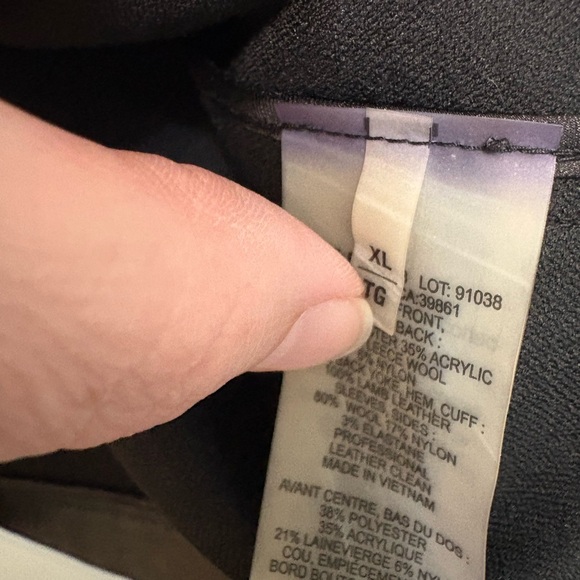 Elie Tahari open front Elegant Black Women's Jacket. Size XL. Lambs Leather - Picture 11 of 11